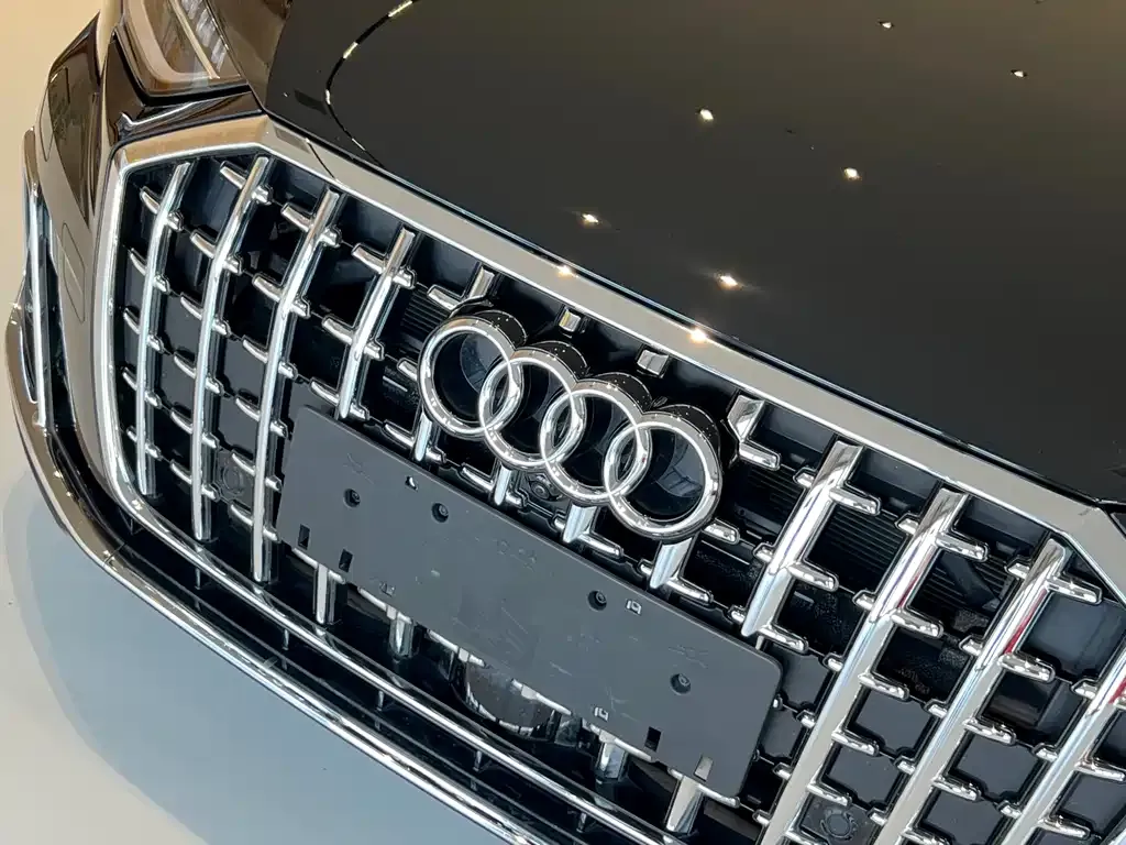 Audi A8 — фото 10