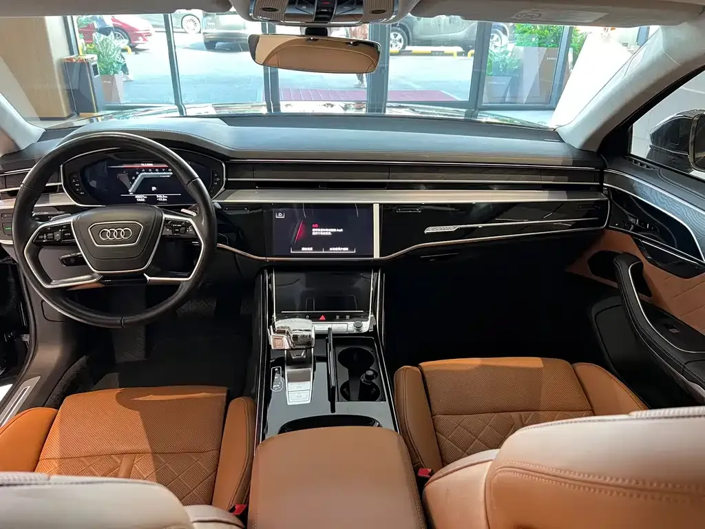 Audi A8 — фото 8