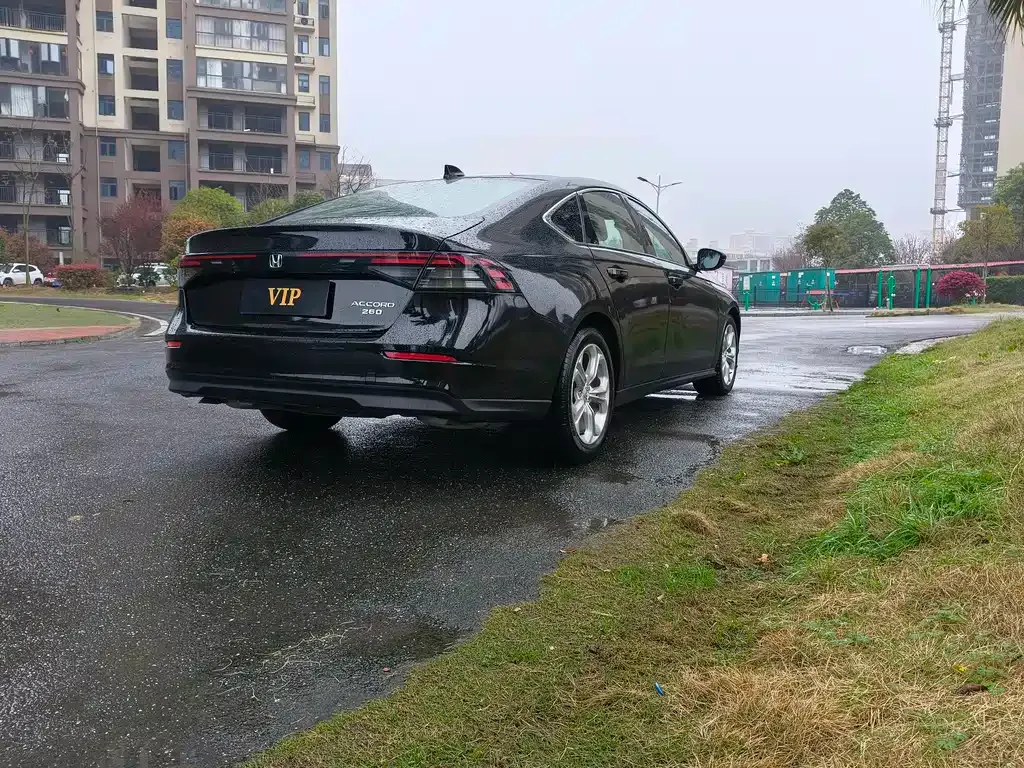 Honda Accord — фото 5