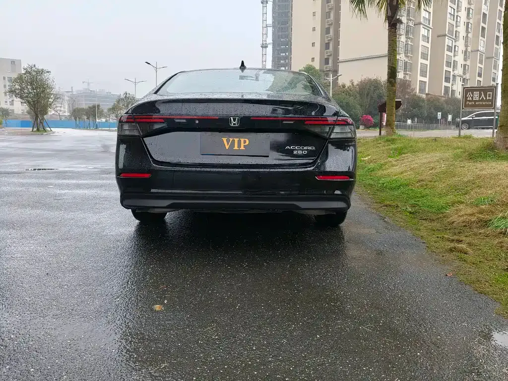 Honda Accord — фото 6