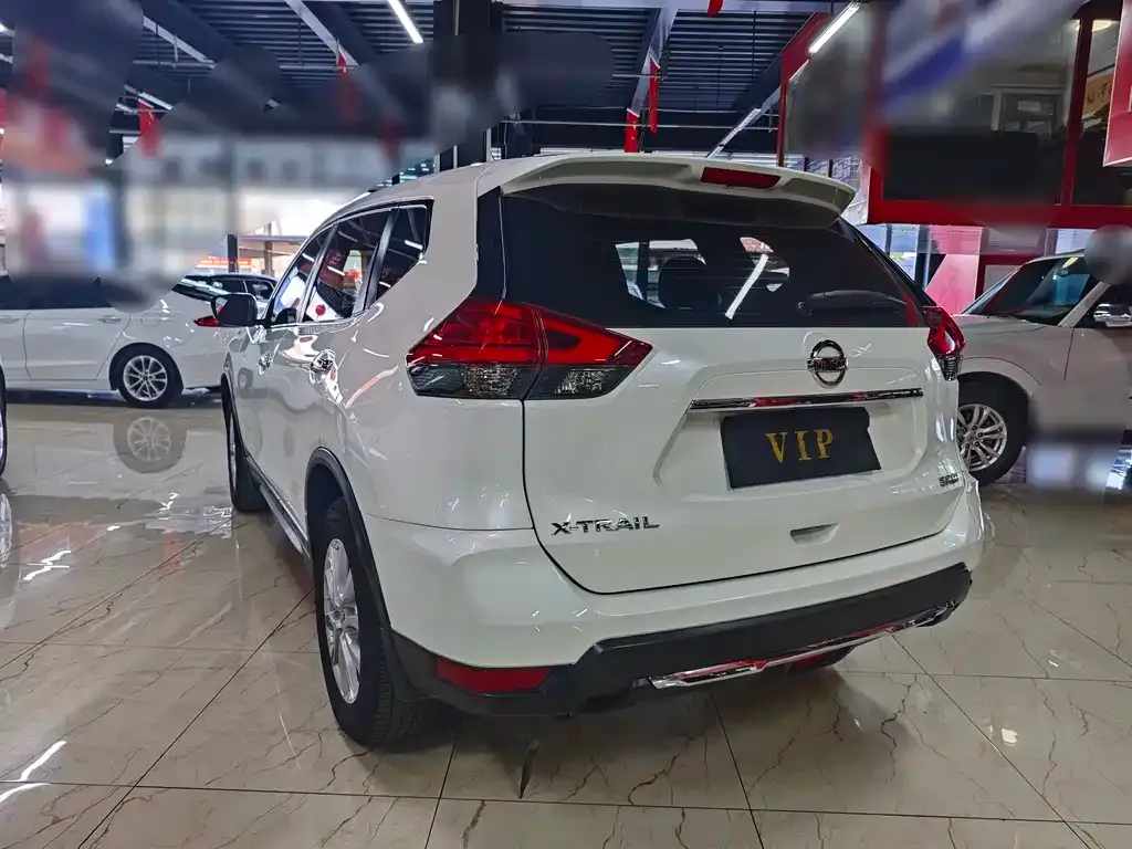 Nissan X-Trail — фото 10