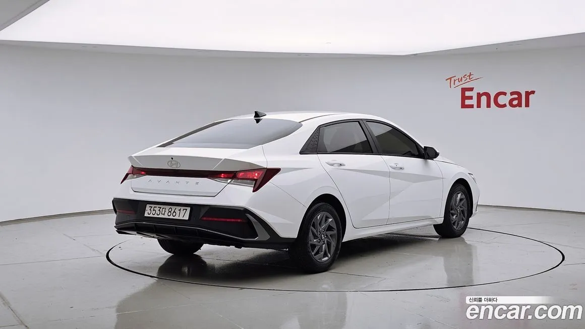 Hyundai AVANTE — фото 3