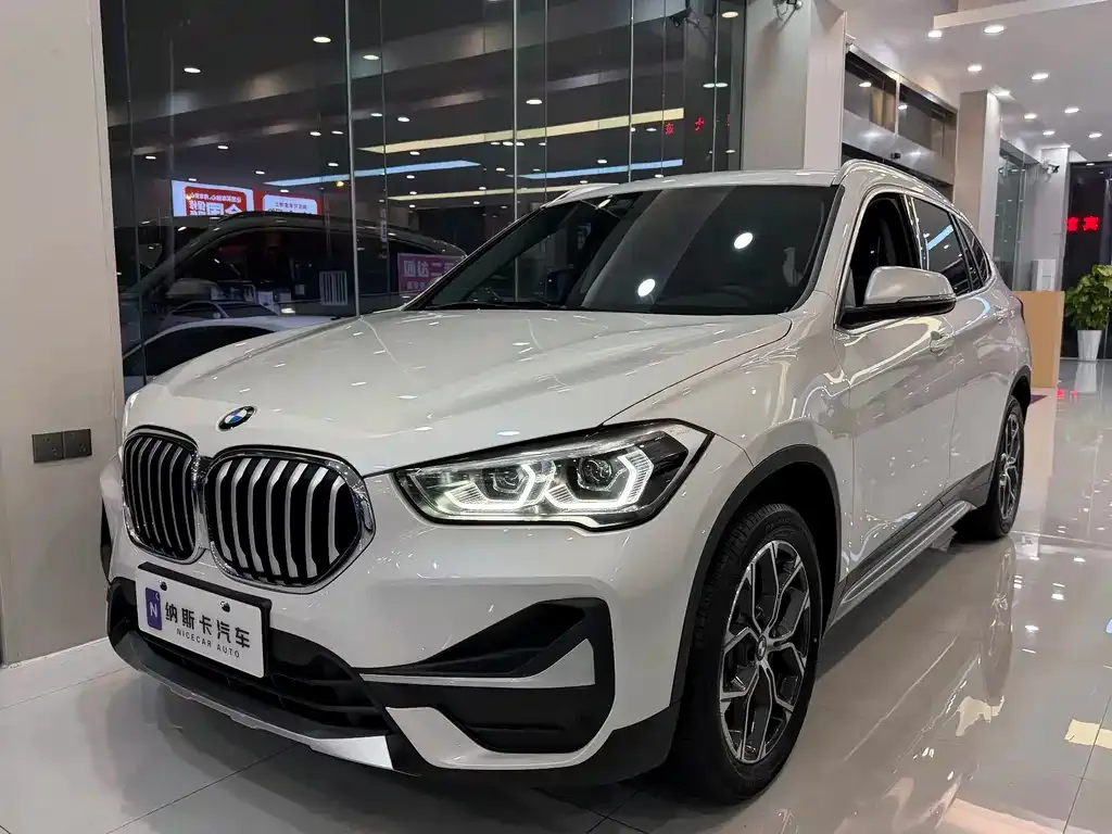 BMW X1 — фото 1
