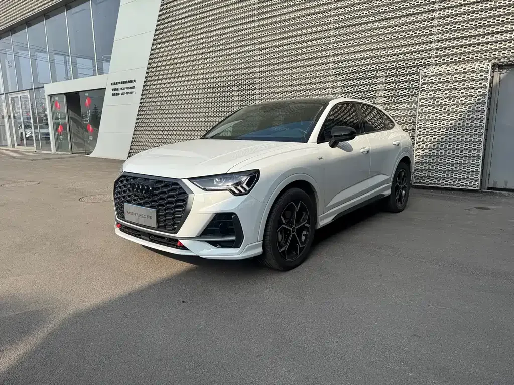 Audi Q3 Sportback — фото 1