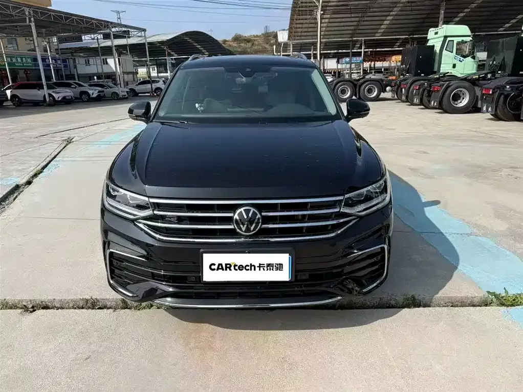 Volkswagen Tiguan L — фото 9