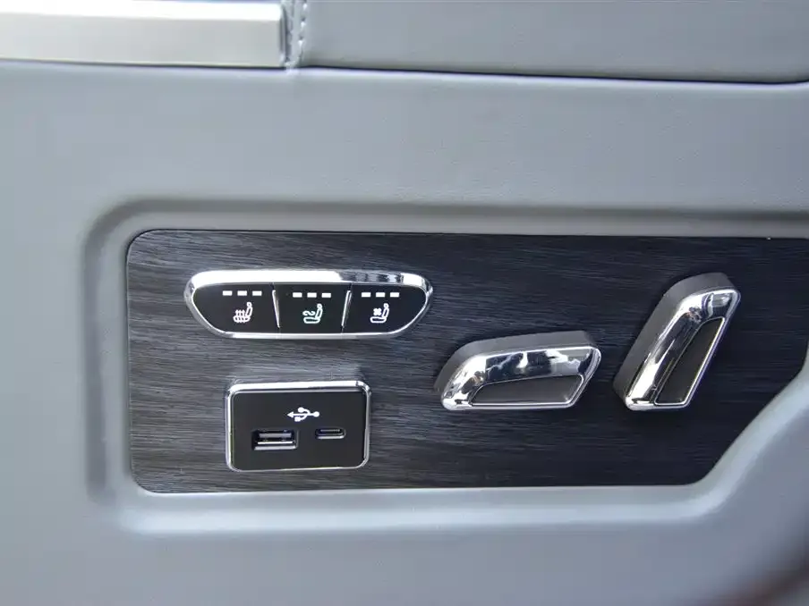 Toyota Sienna 2025 из CN, фото 4