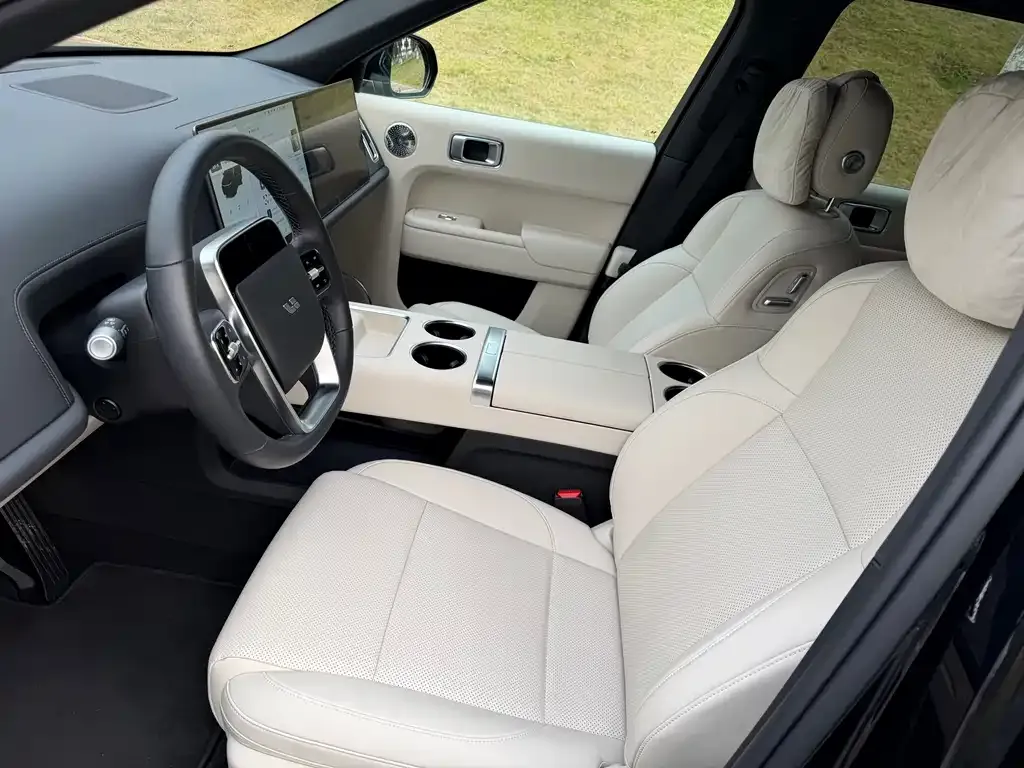 Li Auto L9 — фото 3