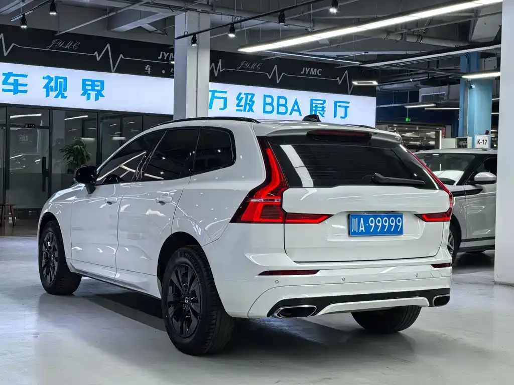 Volvo XC60 — фото 7