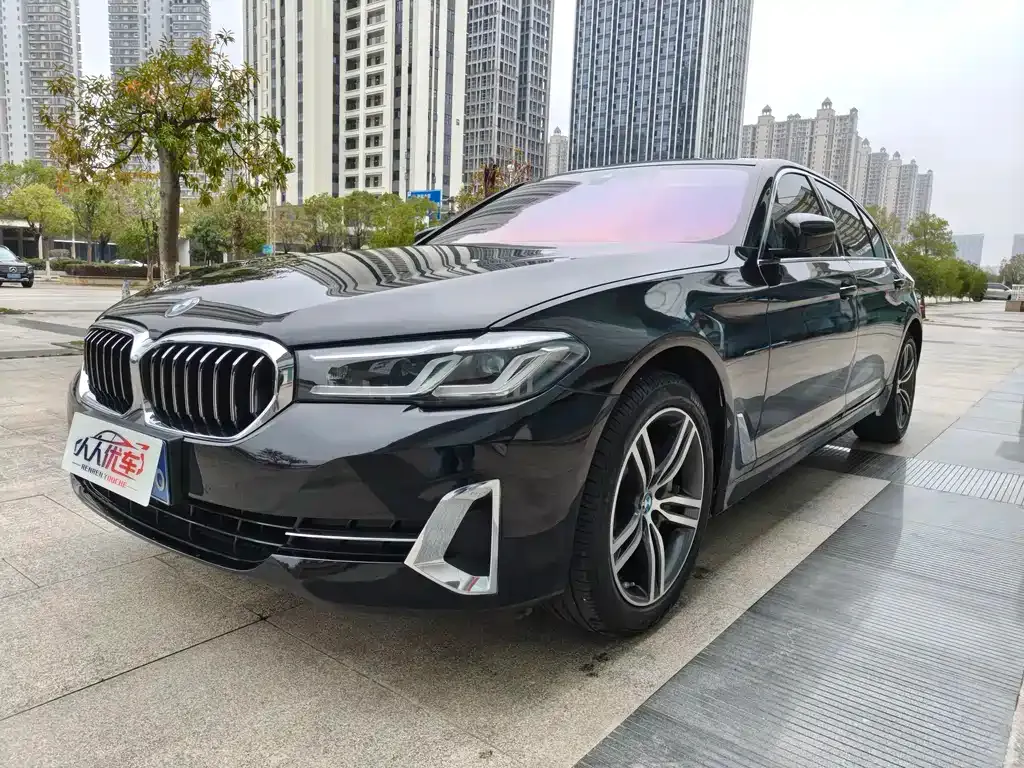 BMW 5 Series — фото 1