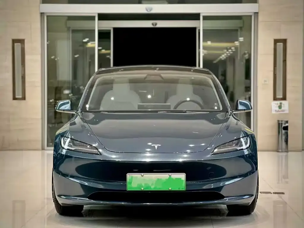 Tesla Model 3 — фото 3
