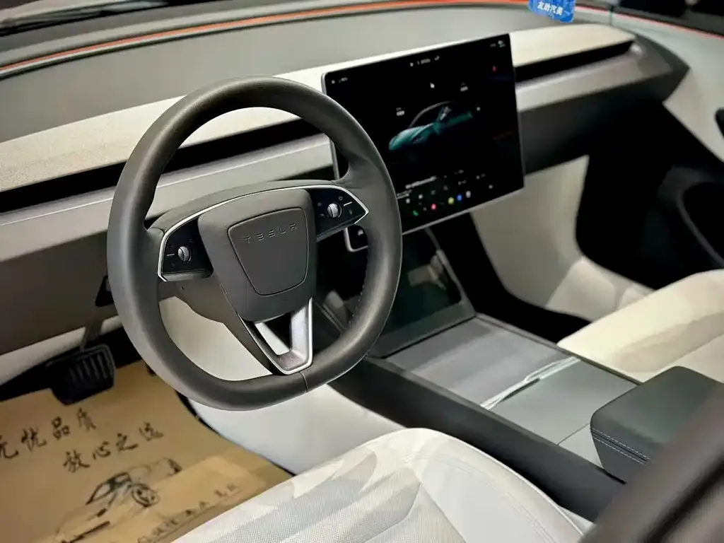 Tesla Model 3 — фото 4
