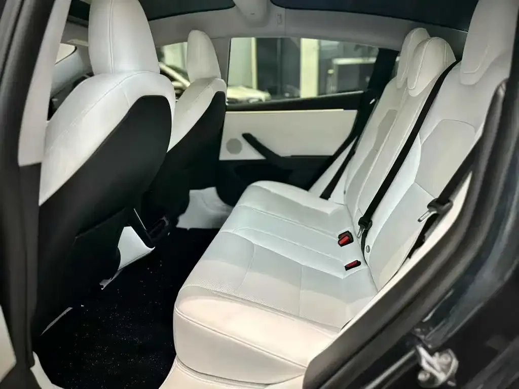 Tesla Model 3 — фото 6