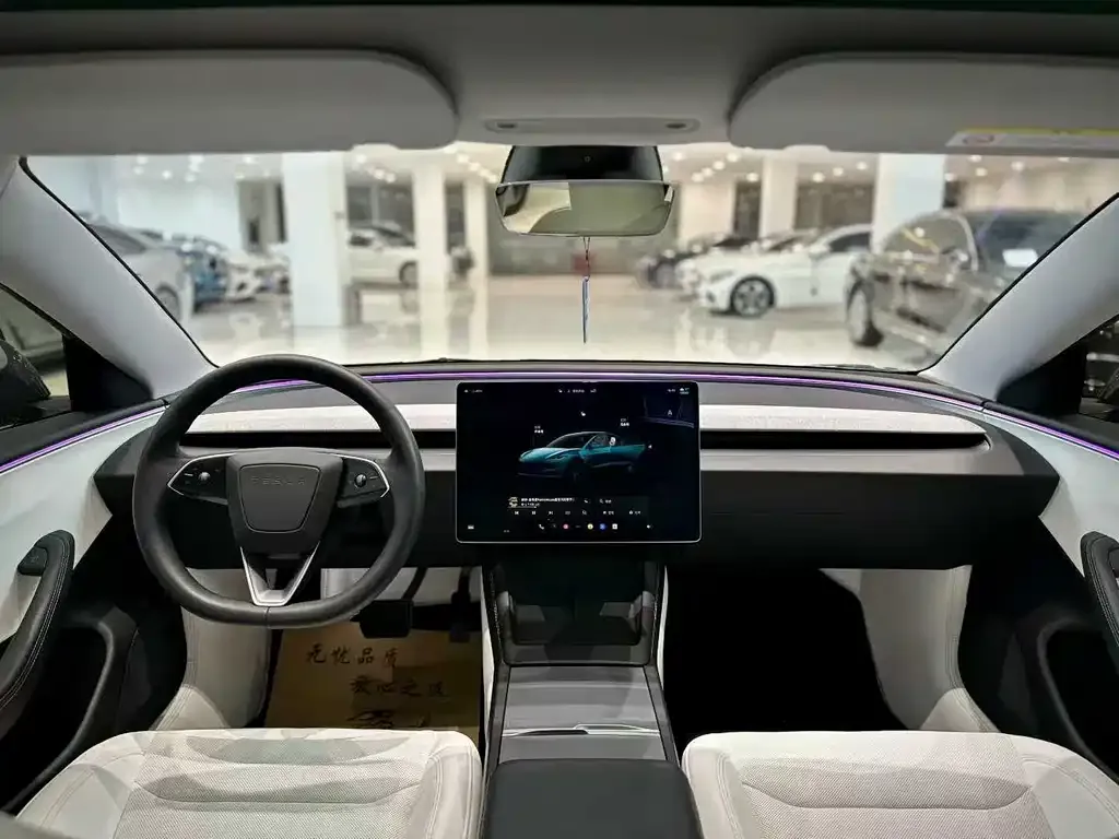 Tesla Model 3 — фото 7