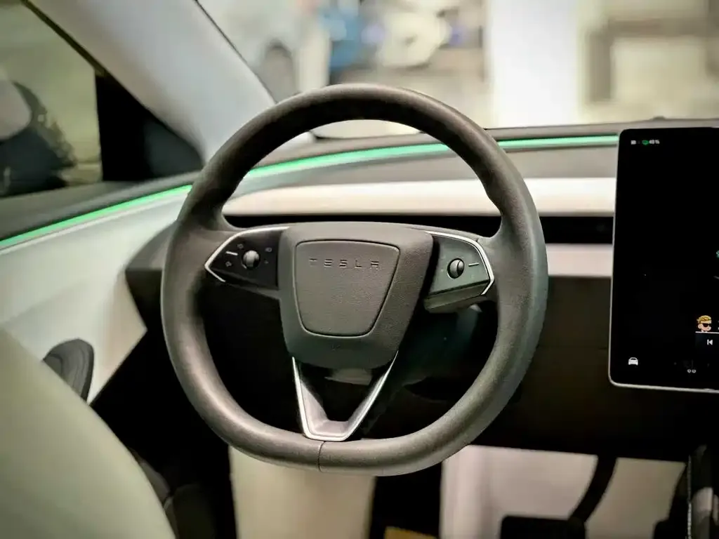 Tesla Model 3 — фото 2