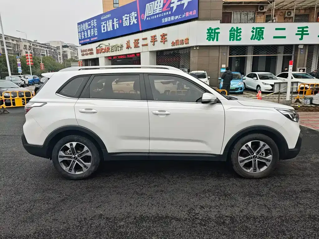 Kia Sportage — фото 9