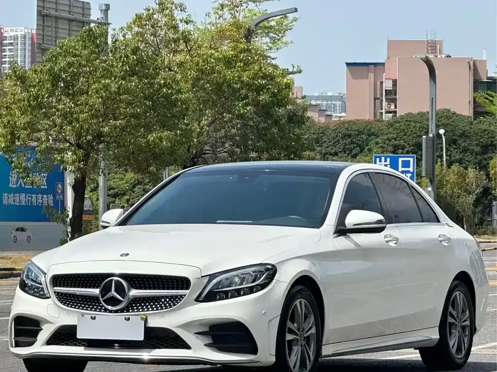 Mercedes-Benz C-Class — фото 1