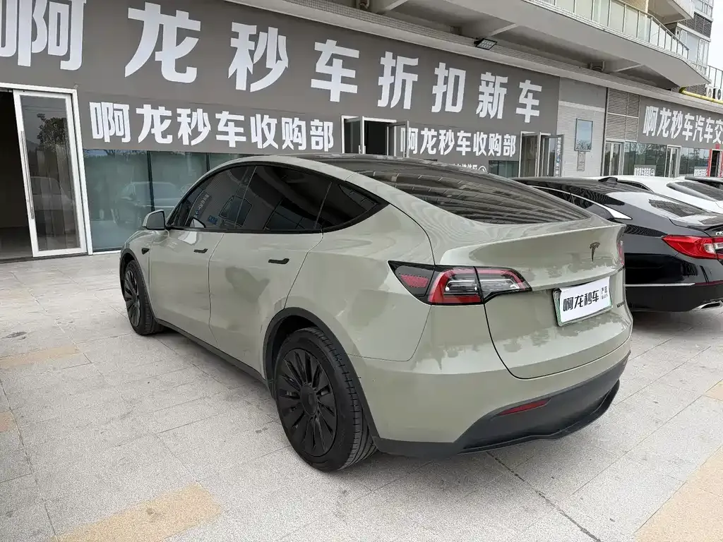 Tesla Model Y — фото 6
