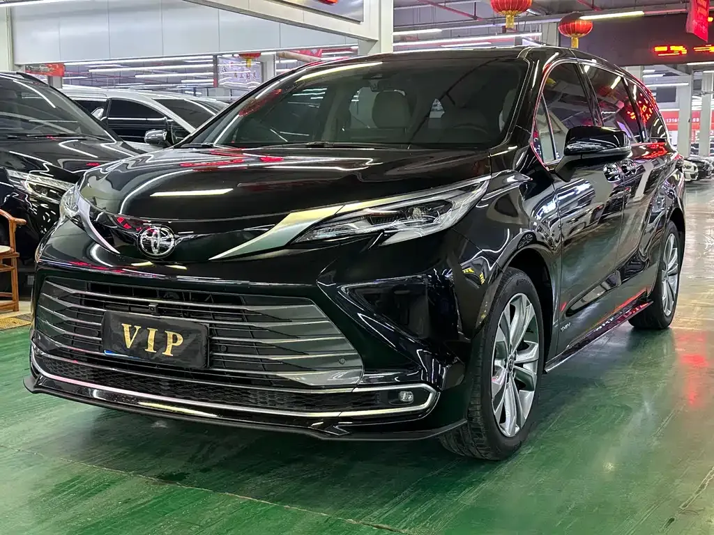 Toyota Sienna 2024 из CN, фото 1