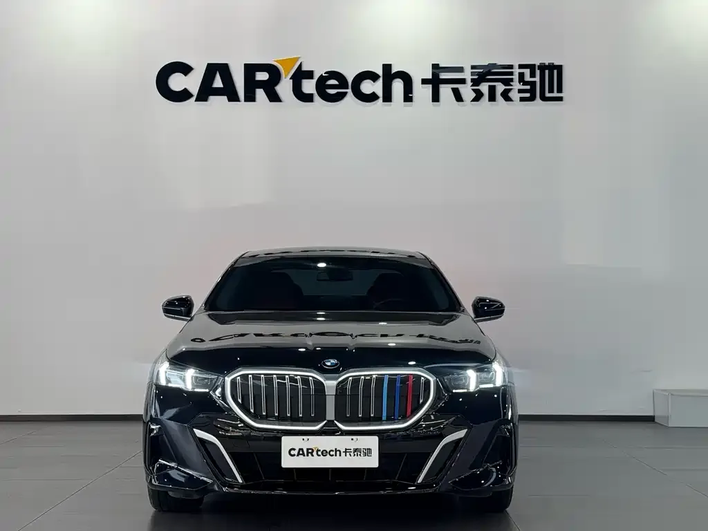 BMW 5 Series 2025 из CN, фото 3