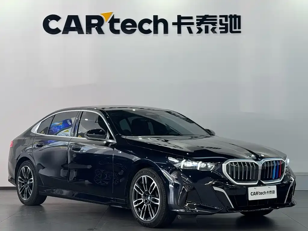 BMW 5 Series 2025 из CN, фото 4