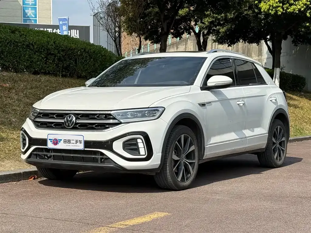 Volkswagen T-Roc — фото 1