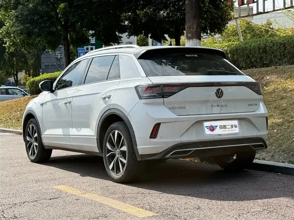 Volkswagen T-Roc — фото 6