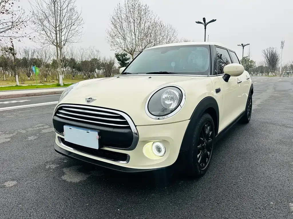 MINI Cooper (3-door)