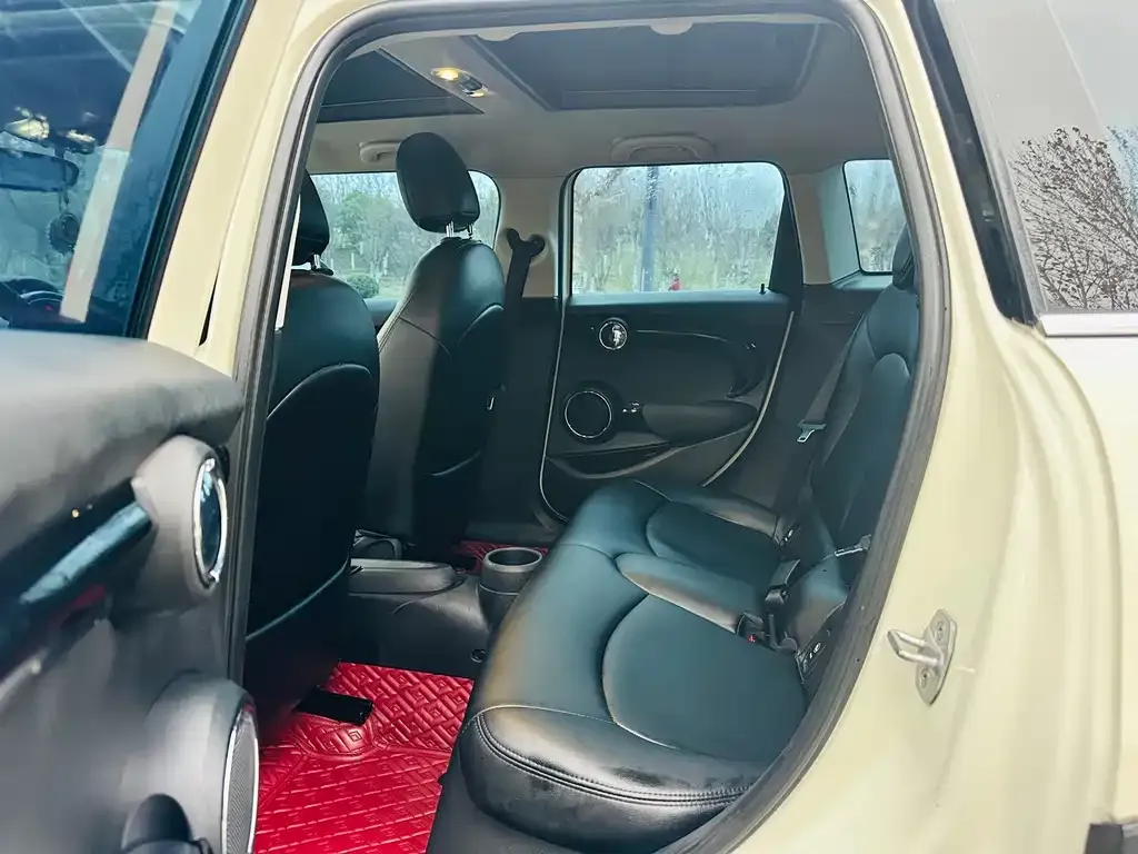 MINI Cooper (3-door) 2021 из CN, фото 2