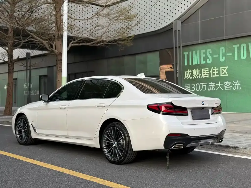BMW 5 Series — фото 3
