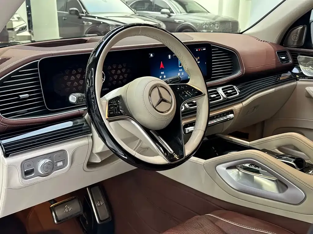 Mercedes-Benz GLS — фото 9