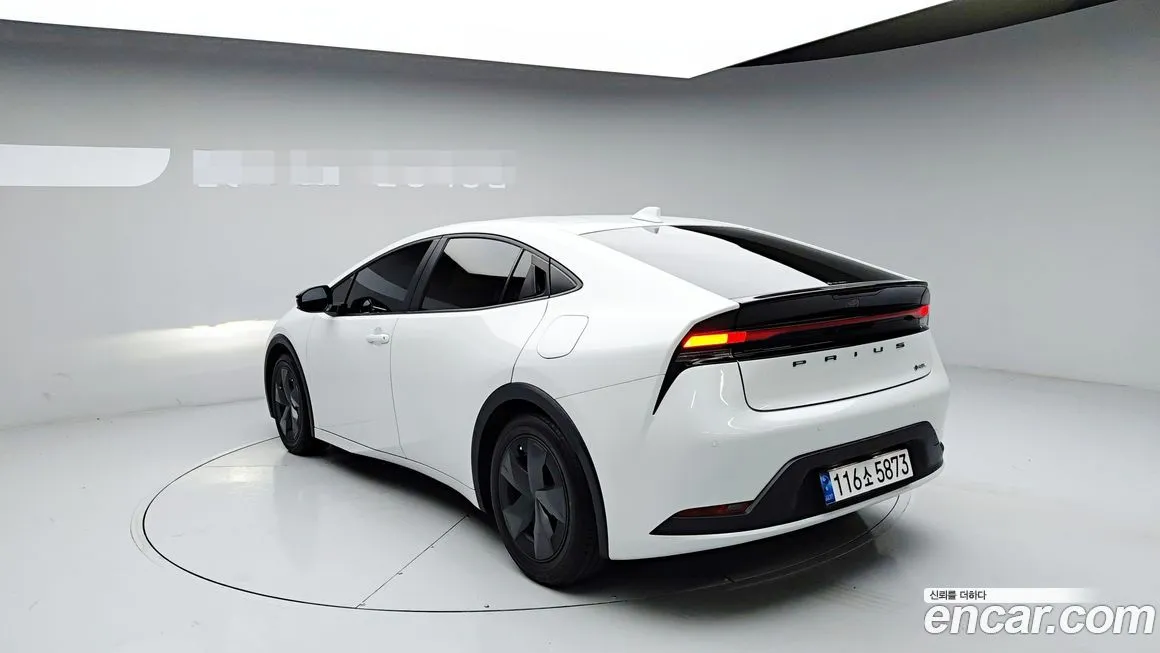 Toyota Prius 2024 из KR, фото 4