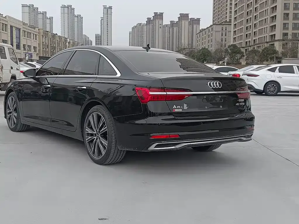 Audi A6L — фото 6