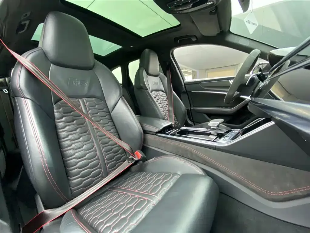 Audi RS 6 2021 из CN, фото 10
