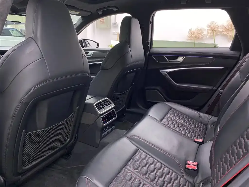 Audi RS 6 2021 из CN, фото 4