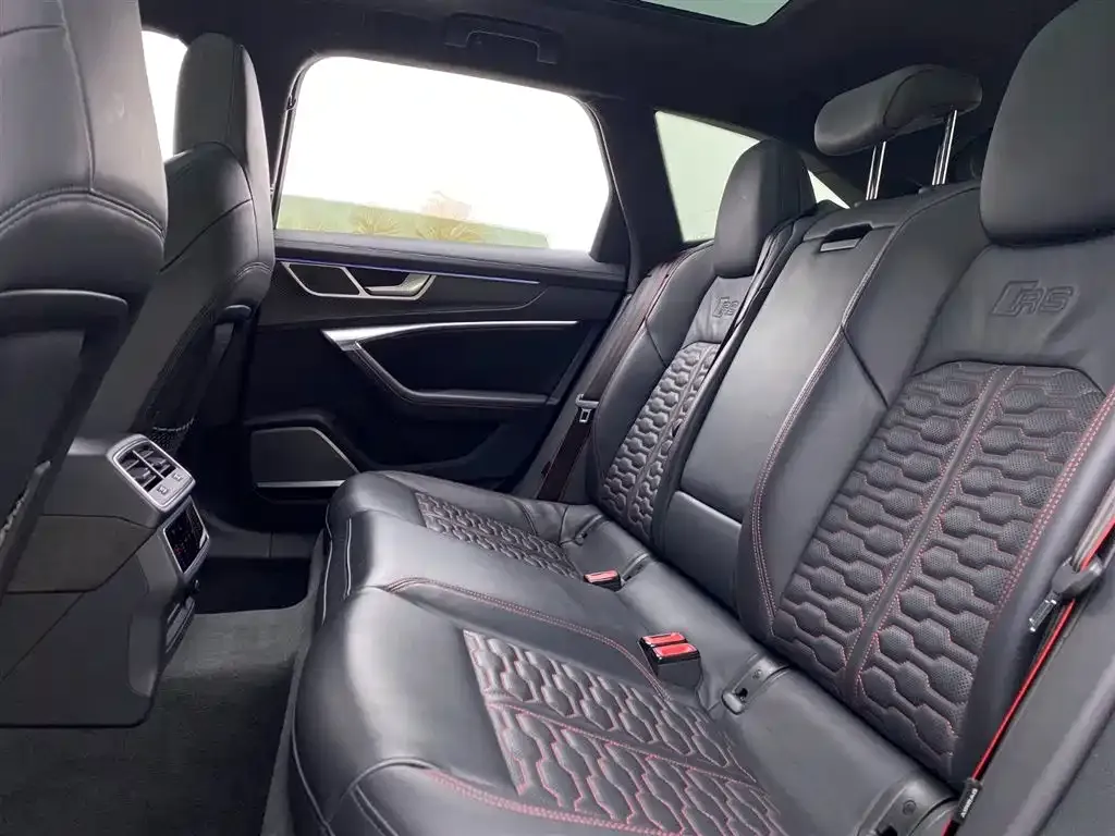 Audi RS 6 2021 из CN, фото 9