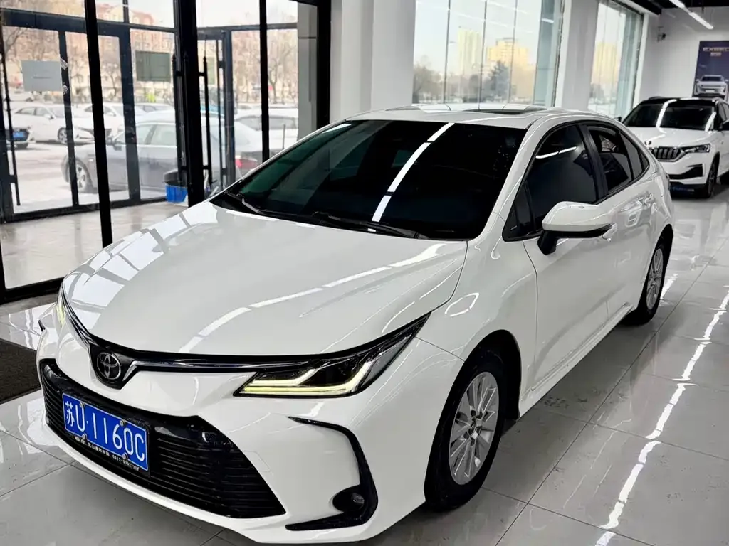 Toyota Corolla — фото 1