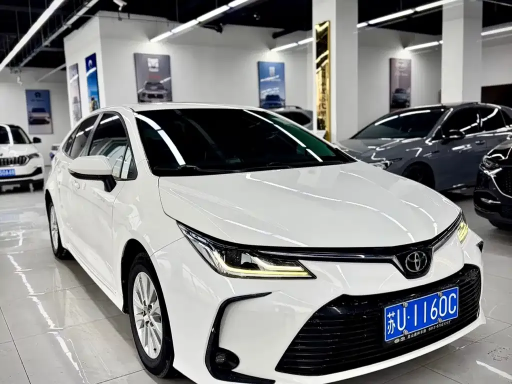 Toyota Corolla — фото 10