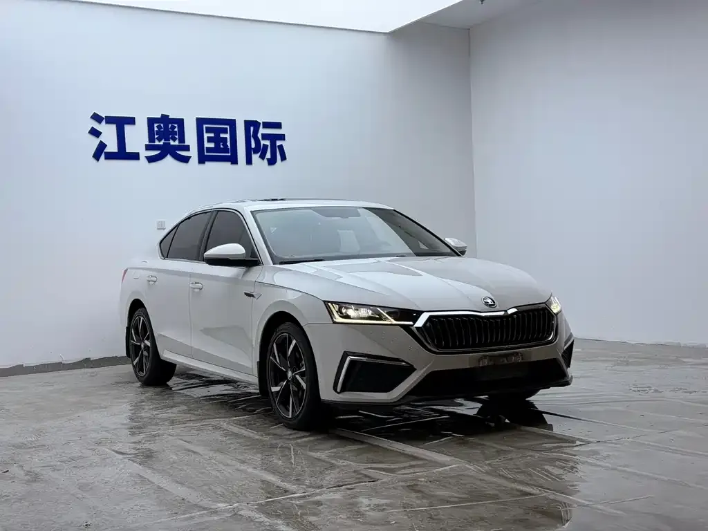 Skoda Octavia 2022 из CN, фото 3