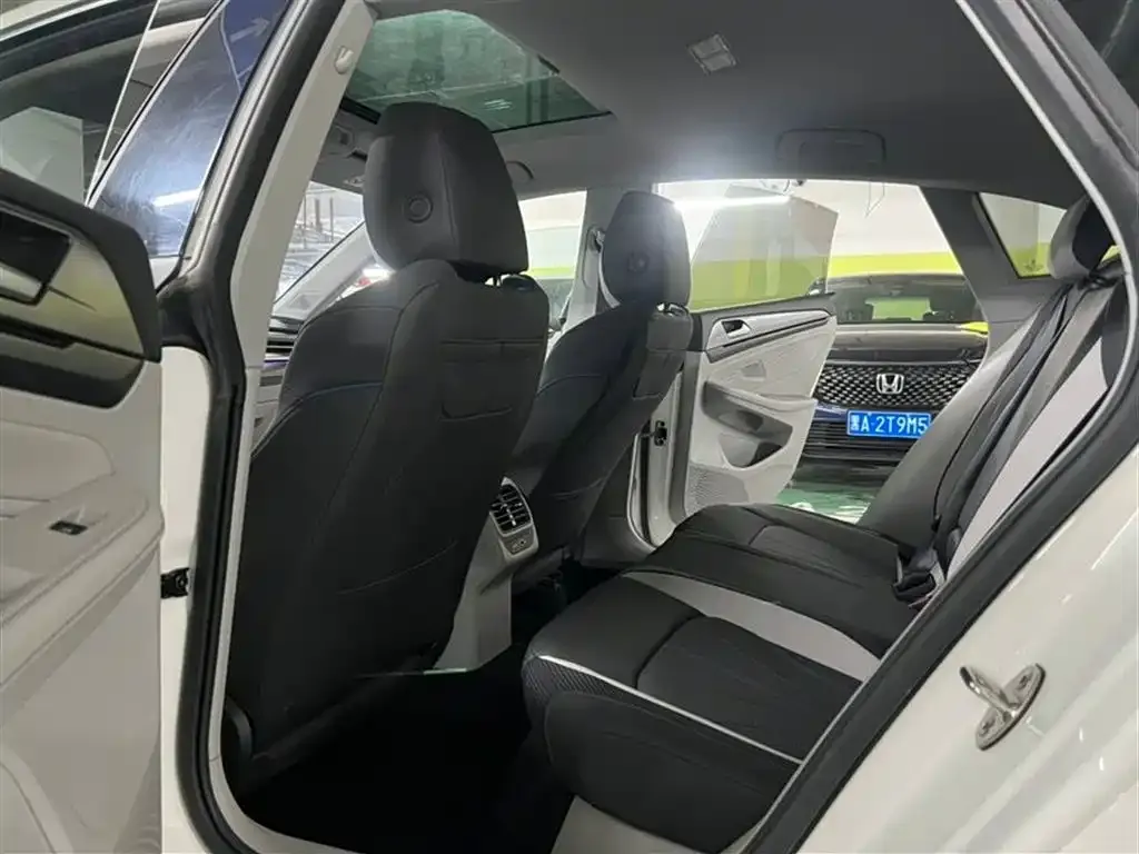 Volkswagen Lamando 2023 из CN, фото 2