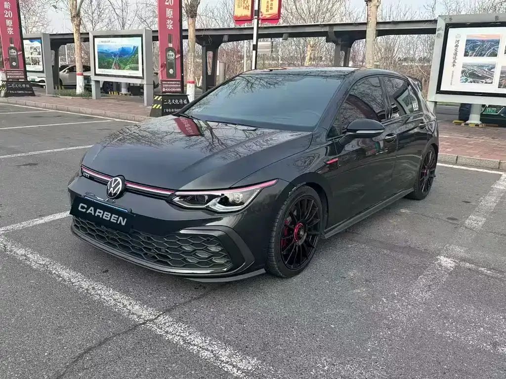 Volkswagen Golf GTI — фото 1
