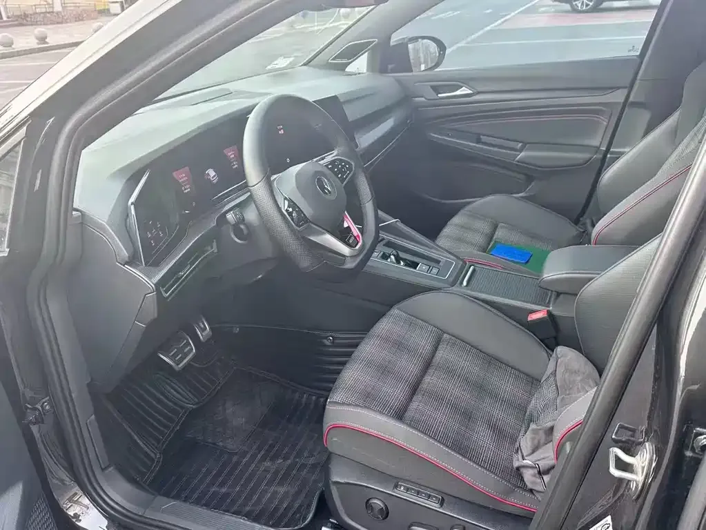 Volkswagen Golf GTI — фото 4