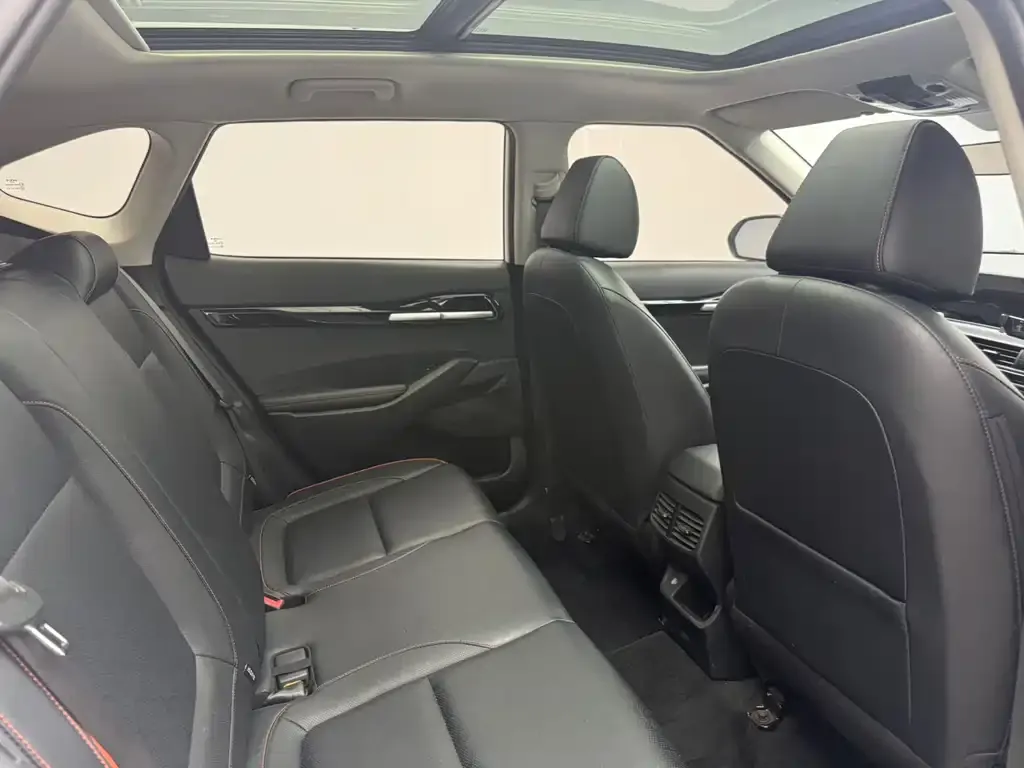 Kia Seltos 2023 из CN, фото 2