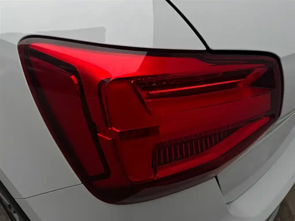 Audi Q2L 2021 из CN, фото 4