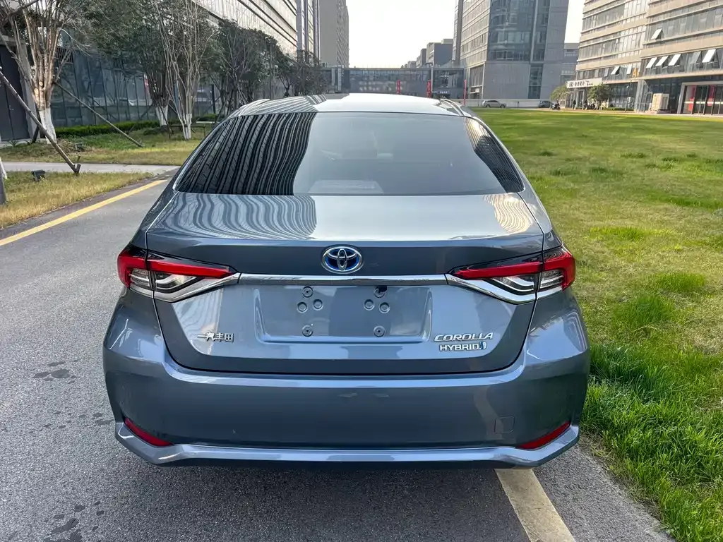 Toyota Corolla — фото 6