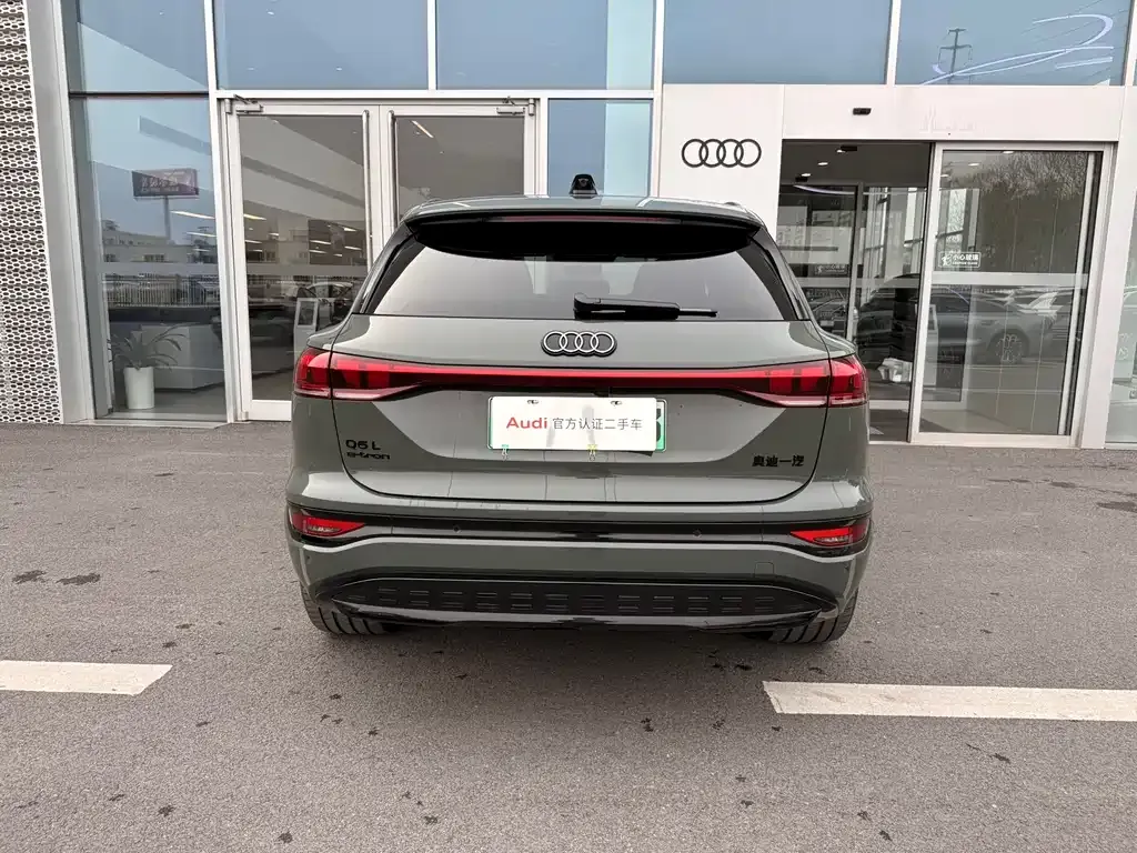 Audi Q6L e-tron — фото 7