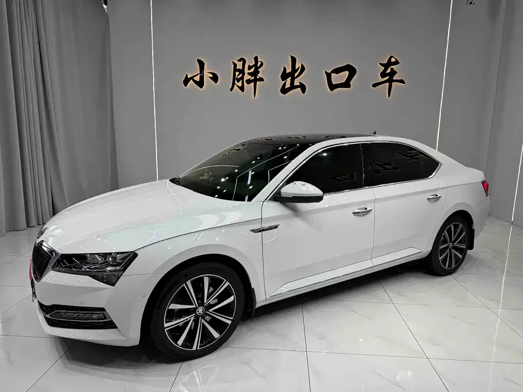 Skoda Superb — фото 1