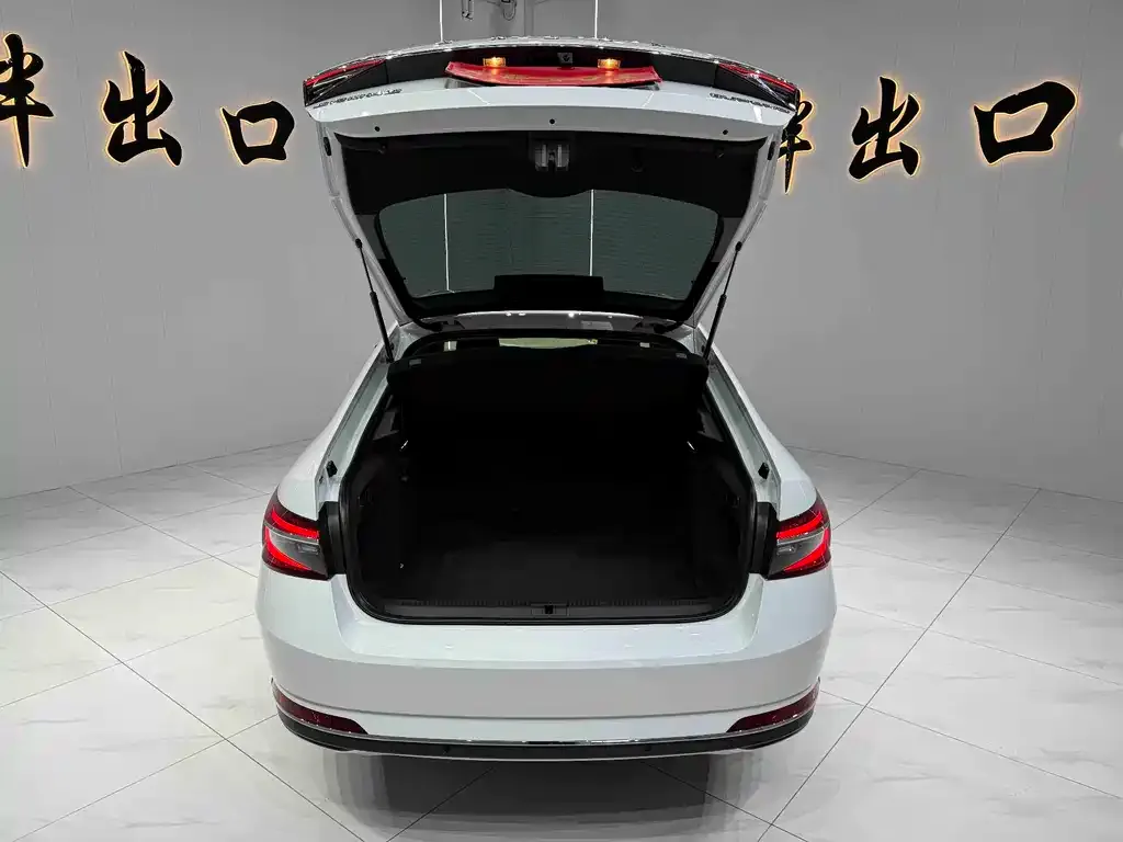 Skoda Superb — фото 4