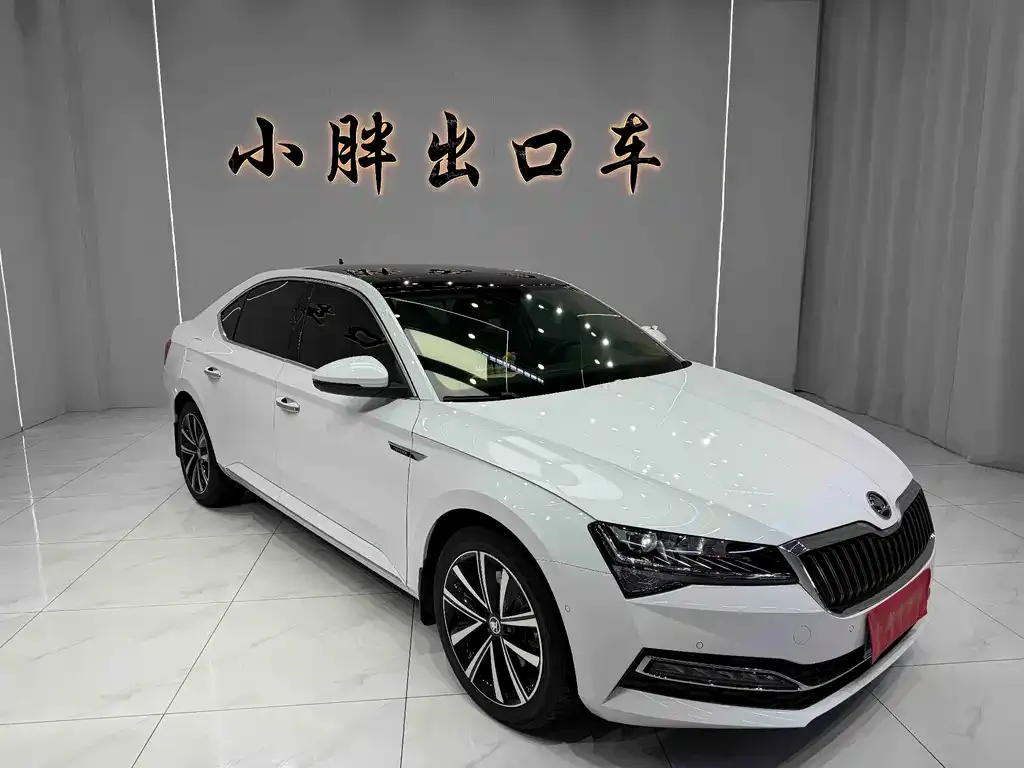 Skoda Superb — фото 2