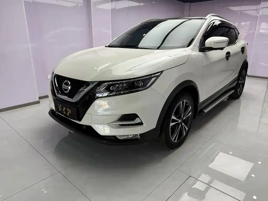 Nissan Qashqai — фото 1