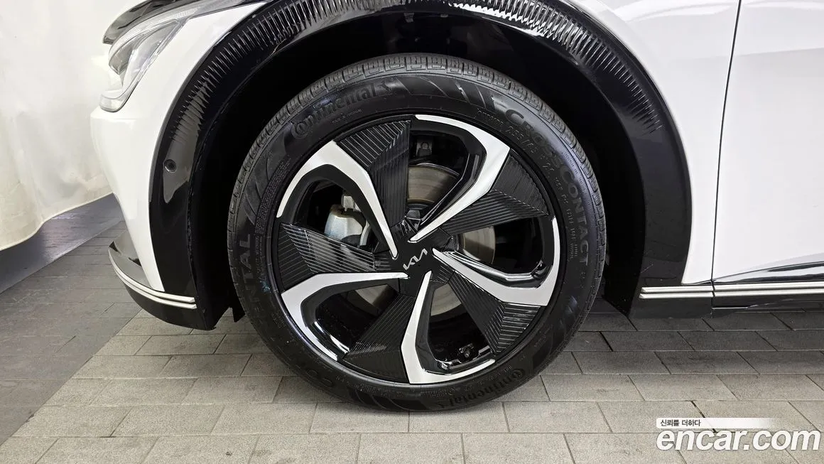 Kia EV6 — фото 9